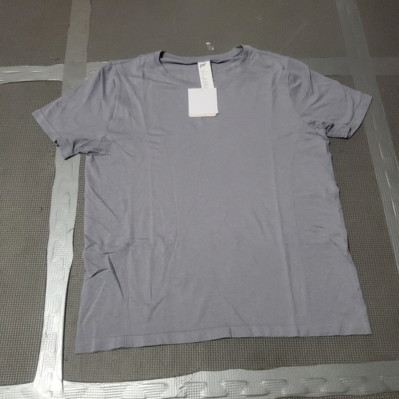 Fabletics Tops - Fabletics tshirt